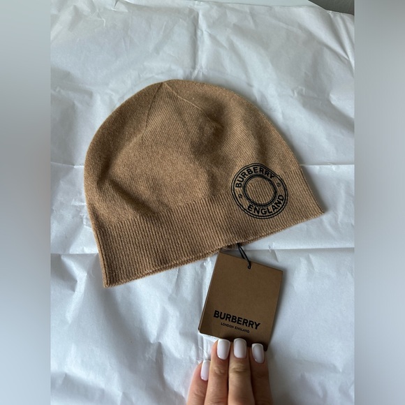 BURBERRY Cashmere Knit Logo Beanie Camel NEW - Picture 4 of 7